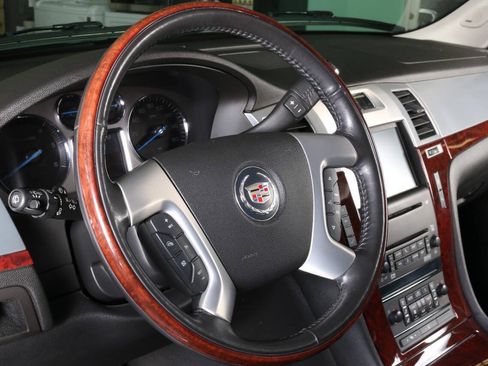 Used 2007 Cadillac Escalade AWD w/ Information Package image 33