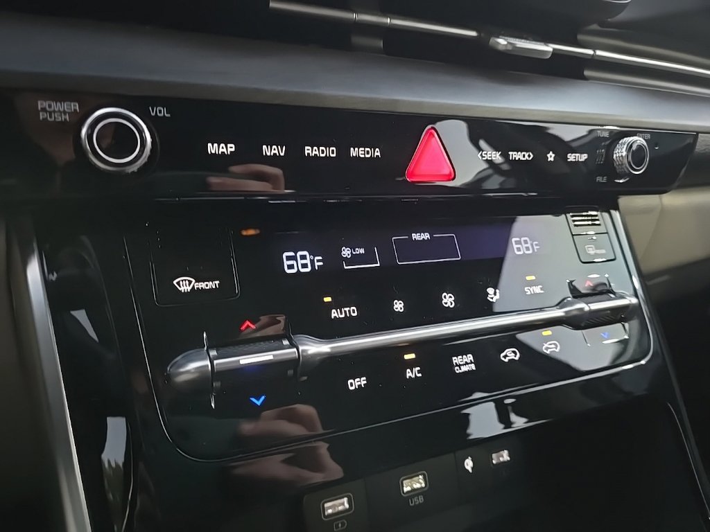 Certified 2024 Kia Carnival EX FWD image 23