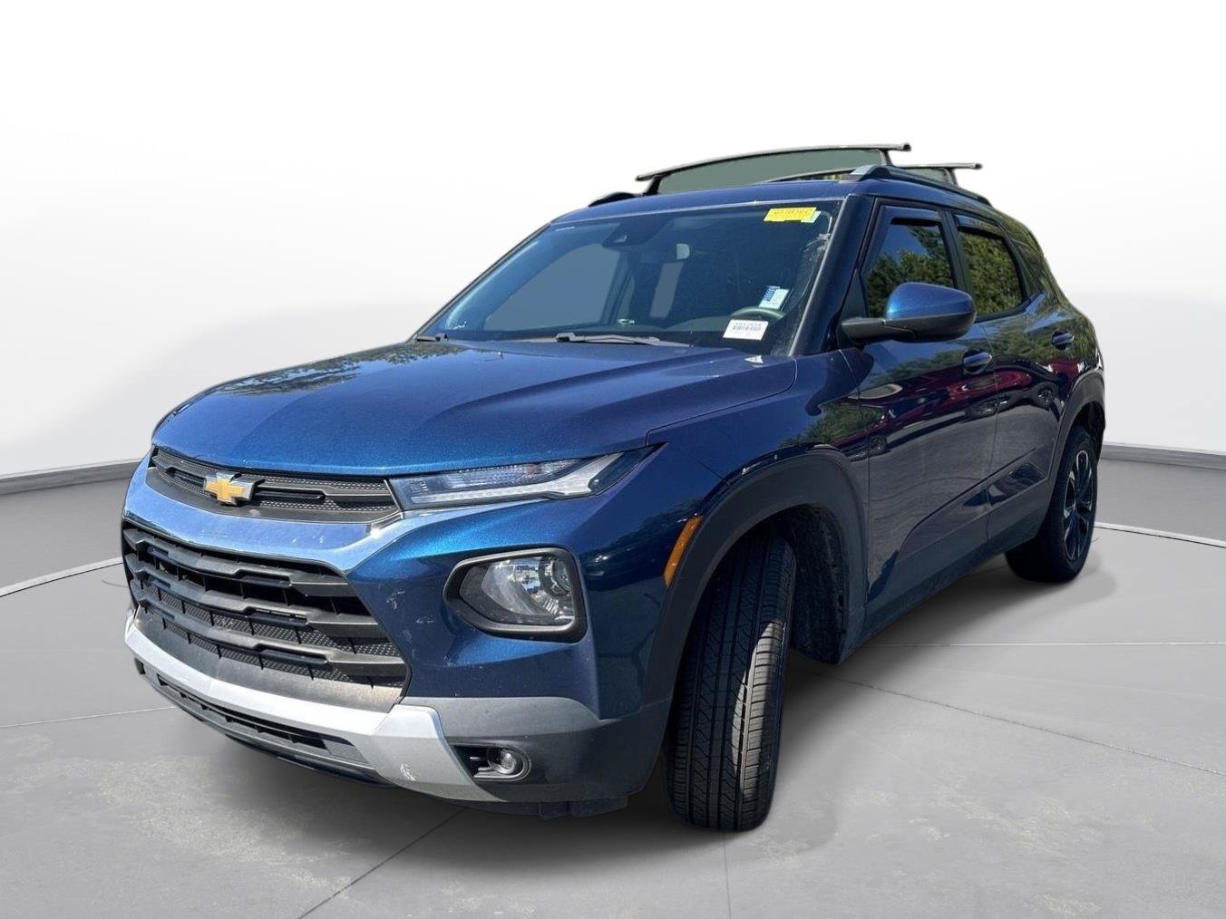 Used 2021 Chevrolet TrailBlazer LT FWD image 2