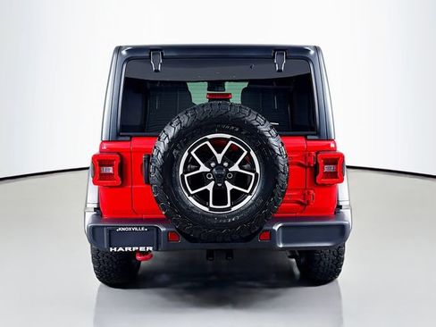 Used 2025 Jeep Wrangler Unlimited Rubicon AWD/4WD image 7