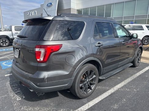 Used 2018 Ford Explorer XLT w/ Equipment Group 202A image 4