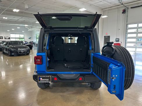 Used 2022 Jeep Wrangler Unlimited Sport AWD/4WD image 37