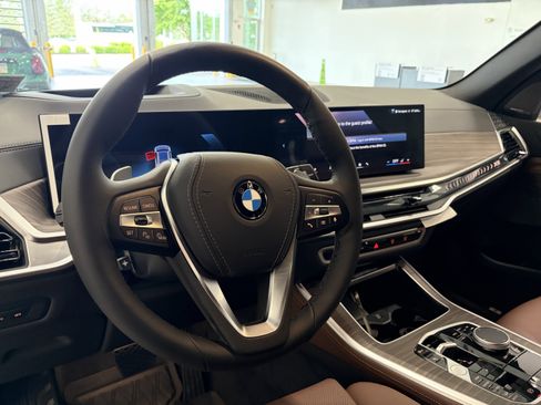 Used 2026 BMW X5 xDrive40i AWD/4WD image 11