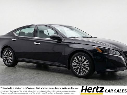 Used 2025 Nissan Altima 2.5 SV FWD image 1