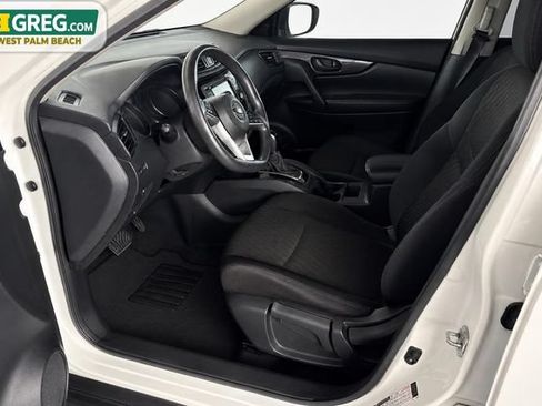 Used 2019 Nissan Rogue S FWD image 10
