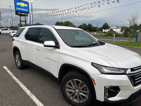 Used 2024 Chevrolet Traverse LT AWD/4WD image 1
