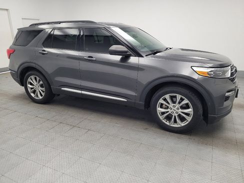Used 2020 Ford Explorer XLT w/ Equipment Group 202A RWD image 11