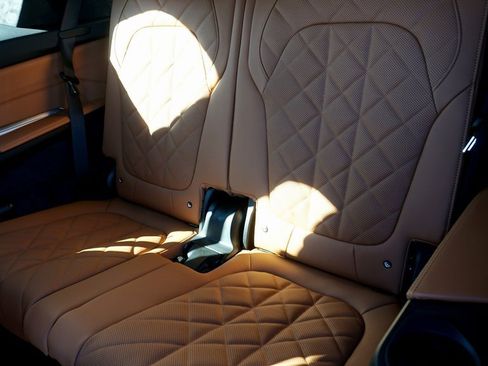 New 2026 BMW X7 xDrive40i w/ Executive Package image 15