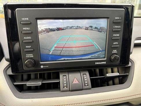 Used 2020 Toyota RAV4 XLE Premium AWD/4WD image 7