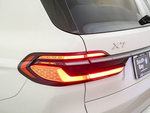 Certified 2024 BMW X7 xDrive40i w/ M Sport Package AWD/4WD image 12