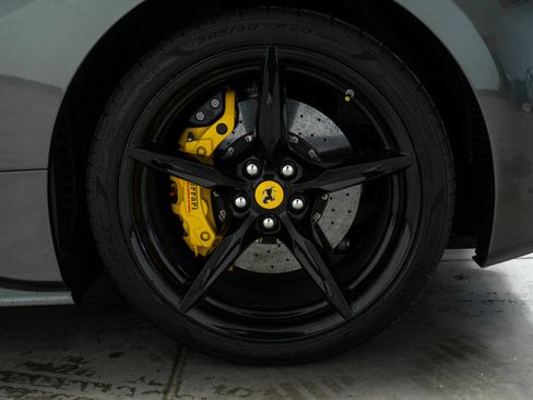 Used 2017 Ferrari 488 GTB RWD image 10
