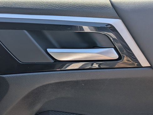 Used 2025 Mitsubishi Outlander SE FWD image 37