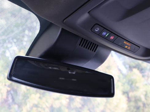 Used 2024 GMC Yukon SLT RWD image 33