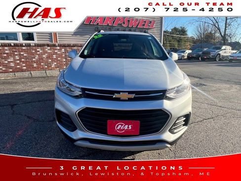 Used 2022 Chevrolet Trax LT w/ Driver Confidence Package AWD/4WD image 9