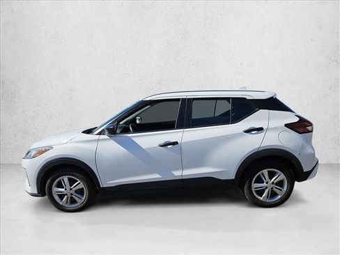 Used 2022 Nissan Kicks S image 8