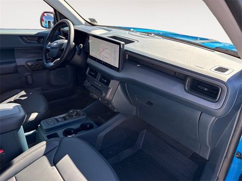 New 2025 Ford Maverick Lariat w/ Black Appearance Package image 10