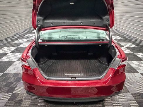 Used 2022 Toyota Camry LE image 33