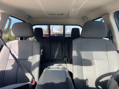 Used 2019 Nissan Titan SV w/ SV Convenience Package image 28