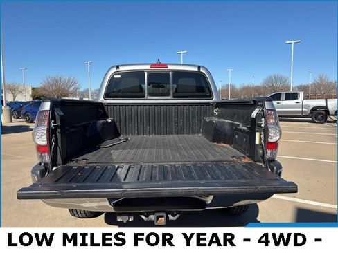 Used 2015 Toyota Tacoma 4x4 Double Cab image 16