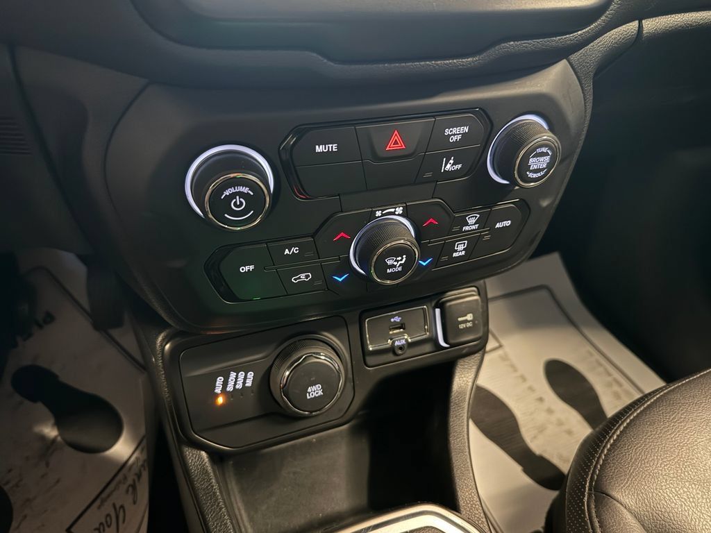 Used 2022 Jeep Renegade Limited AWD/4WD image 15