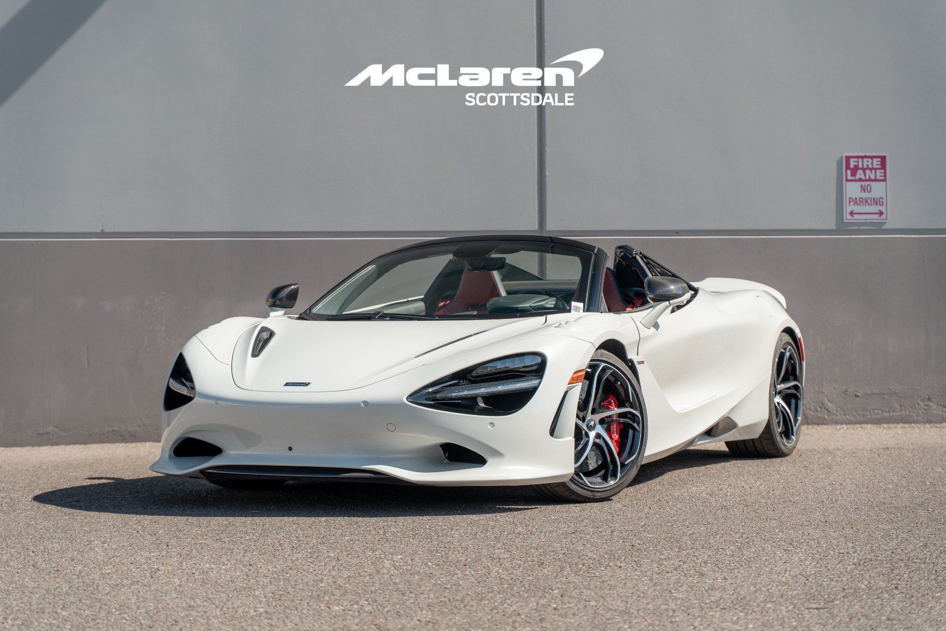 Used 2024 McLaren 750S Spider RWD image 2