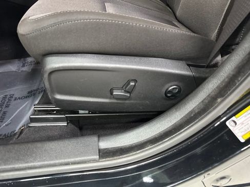 Used 2019 Dodge Charger SXT RWD image 4