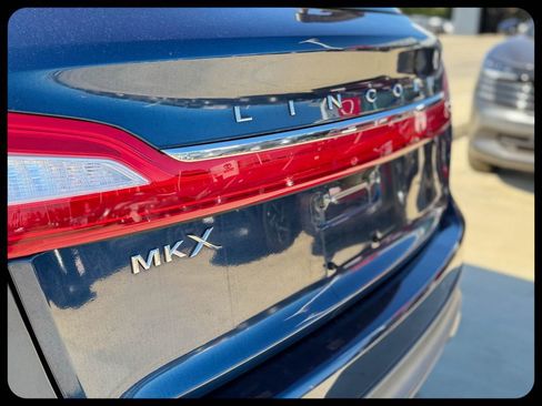 Used 2017 Lincoln MKX Reserve image 7