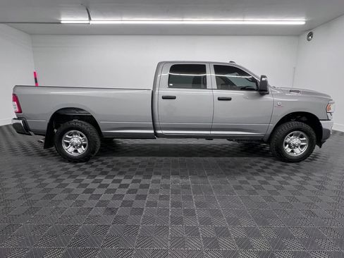 Used 2024 RAM 3500 Tradesman w/ Chrome Appearance Group AWD/4WD image 8