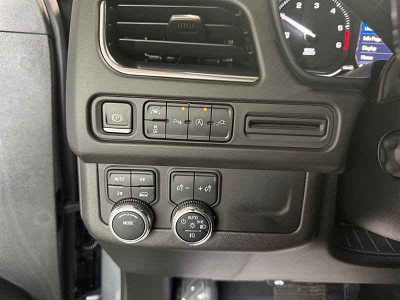 Used 2021 GMC Yukon XL SLT w/ SLT Premium Package AWD/4WD image 35