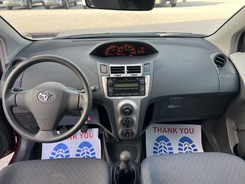 Used 2010 Toyota Yaris 2-Door Hatchback image 21