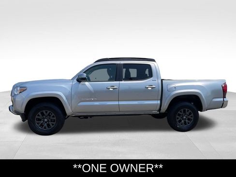 Used 2023 Toyota Tacoma SR5 AWD/4WD image 2