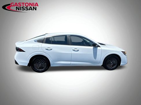 Used 2026 Nissan Sentra SV w/ SV Convenience Package FWD image 10