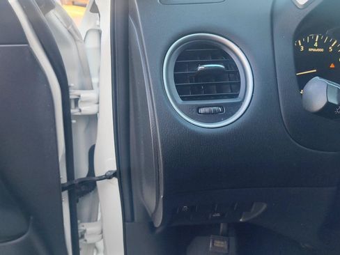 Used 2016 Nissan Pathfinder SV FWD image 25