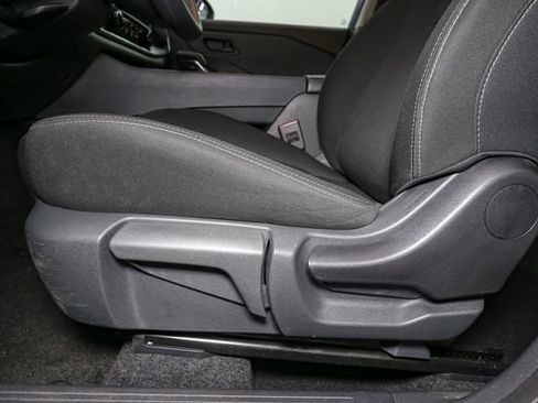 Used 2023 Nissan Rogue S AWD/4WD image 33