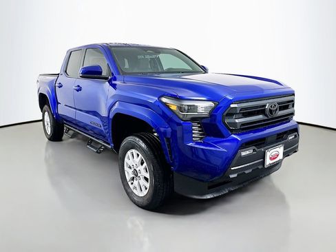 Used 2025 Toyota Tacoma SR5 AWD/4WD image 3