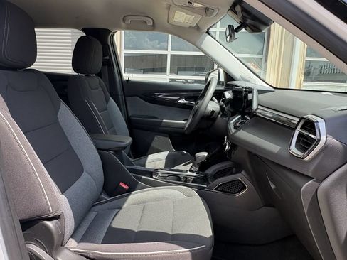 Used 2024 Chevrolet TrailBlazer LT FWD image 27
