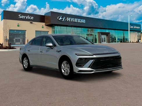 Certified 2025 Hyundai Sonata SE FWD image 11