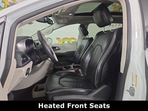 Used 2018 Chrysler Pacifica Limited image 11