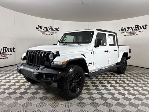 Used 2022 Jeep Gladiator Sport AWD/4WD image 1