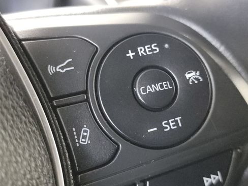 Used 2021 Toyota Corolla SE FWD image 33