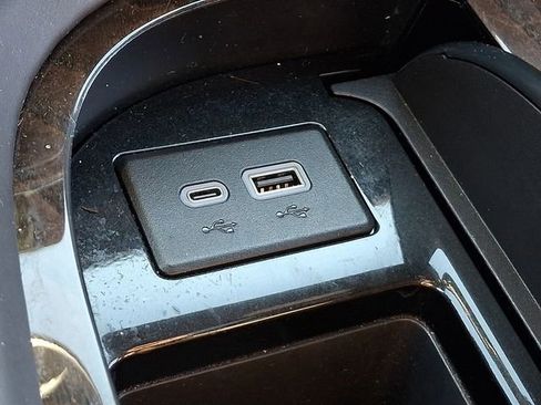 Certified 2024 Cadillac Escalade ESV Sport Platinum w/ LPO, ONYX Package image 26