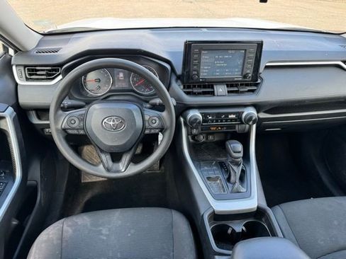 Used 2020 Toyota RAV4 LE image 2