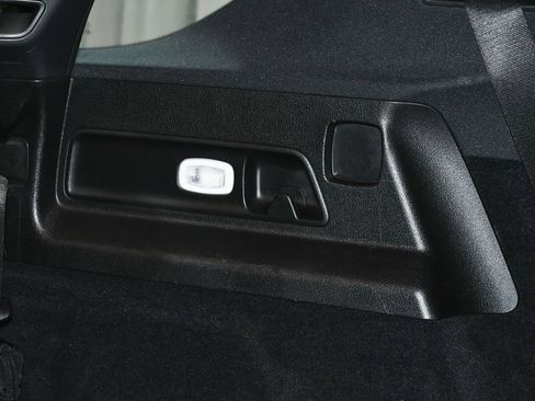 Used 2023 Mercedes-Benz GLE 450 4MATIC image 65