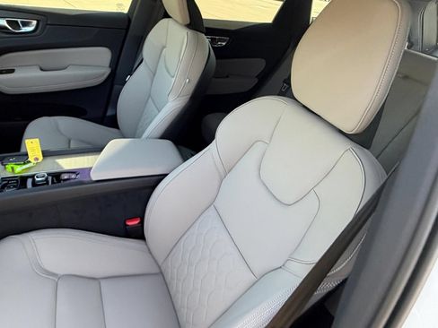 New 2027 Volvo XC60 B5 Plus AWD/4WD image 14