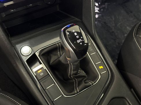 Used 2024 Volkswagen Tiguan SE R-Line FWD image 21