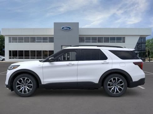 New 2026 Ford Explorer ST-Line RWD image 3