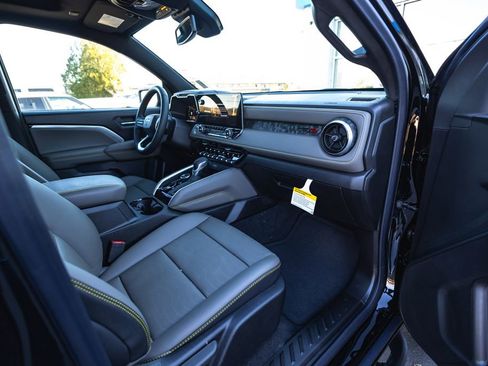 New 2026 Chevrolet Colorado ZR2 w/ Off-Road Front Bumper Package AWD/4WD image 32