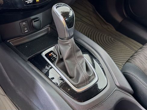 Used 2017 Nissan Rogue SV w/ SV Premium Package image 19