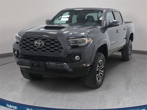 Used 2022 Toyota Tacoma TRD Sport image 3