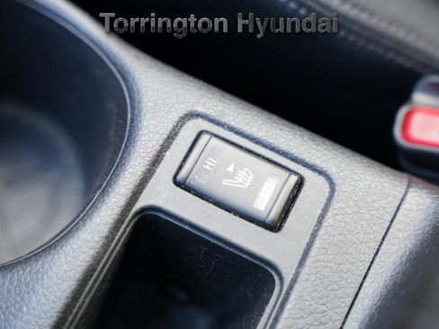 Used 2019 Nissan Rogue SV image 26